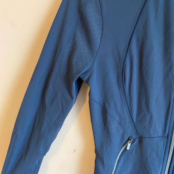 Lululemon Jacket - Picture 5 of 5